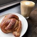 Cardamom bun and cafe latte