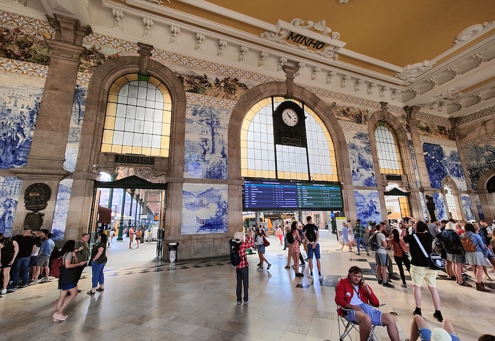 Inside São Bento train station