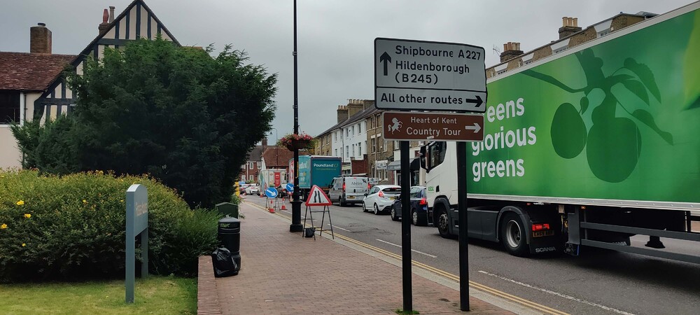 Heavy traffic on Tonbridge High Street.