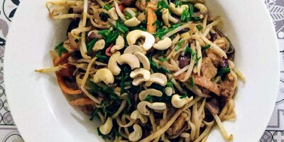 Pad Thai in a white circular plate