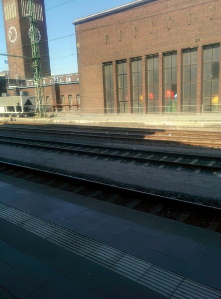 View of Düsseldorf Hauptbahnhof. Auf Wiedersehen Düsseldorf