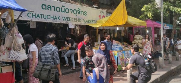 View of Chatuchak Weekend Market (ตลาดนัดจตุจักร)